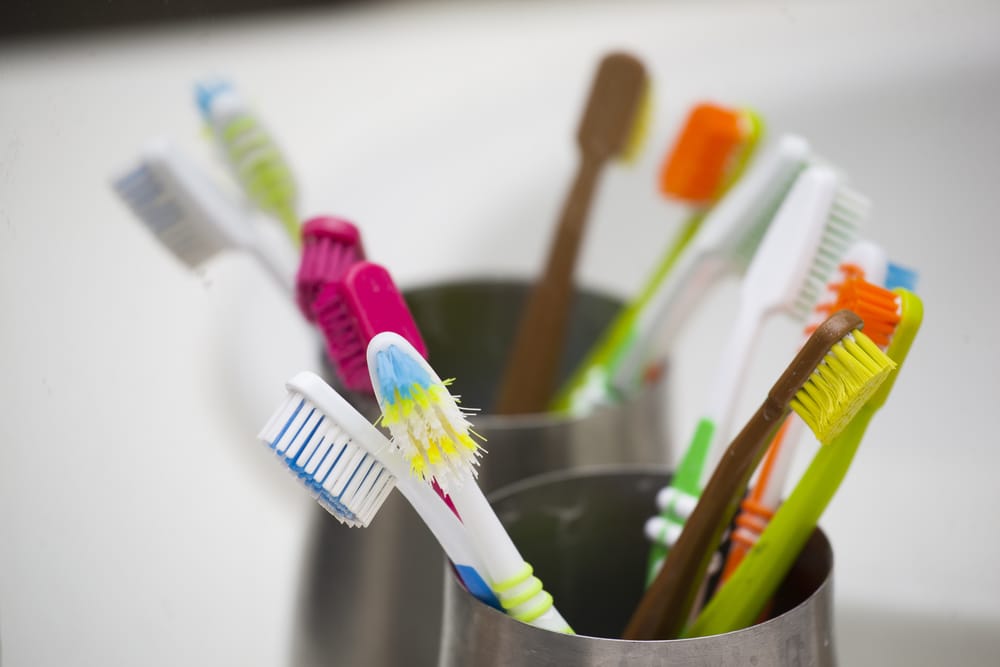Ogni quanto cambiare lo spazzolino da denti? ⋆ Centro Dentale a Tolmezzo